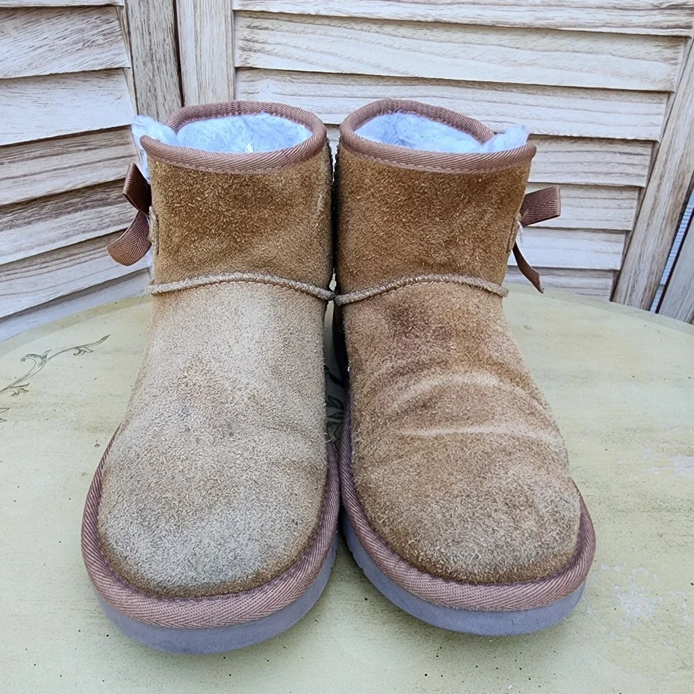 Koolaburra by UGG Sz 7 Chestnut Suede Y2K Victoria Mini Ankle Boots Bows Cozy